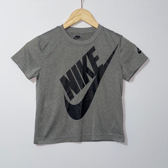 Nike Gray with black Logo shirt kids Size 7 - Picture 1 of 5